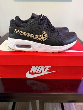 Nike Air Max Black/Leopard SIZE 7 LIKE NEW